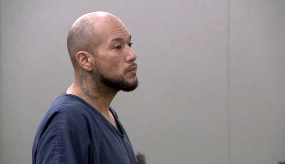 Un hombre arrestado 36 veces comparece ante un tribunal de Las Vegas tras negarse a hacerlo...