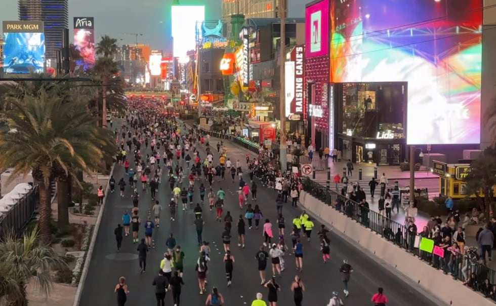 La serie de carreras Rock ‘N’ Roll de Celsius regresó al Strip de Las Vegas durante el fin de...