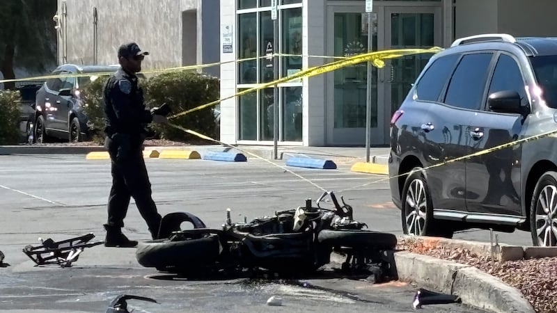 Un motociclista de 19 años sufrió heridas que ponen en peligro su vida tras un accidente en...