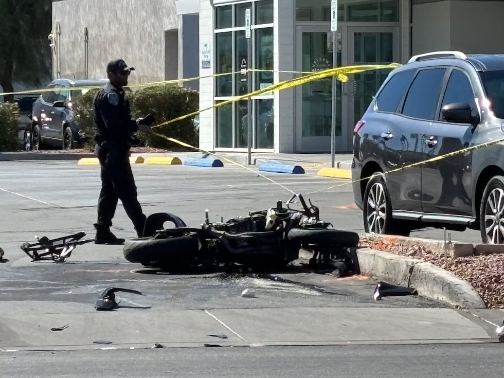 Un motociclista de 19 años sufrió heridas que ponen en peligro su vida tras un accidente en...