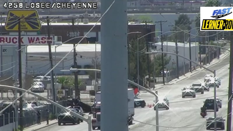 Un vuelco provoca el cierre de carriles cerca de Cheyenne y Losee.