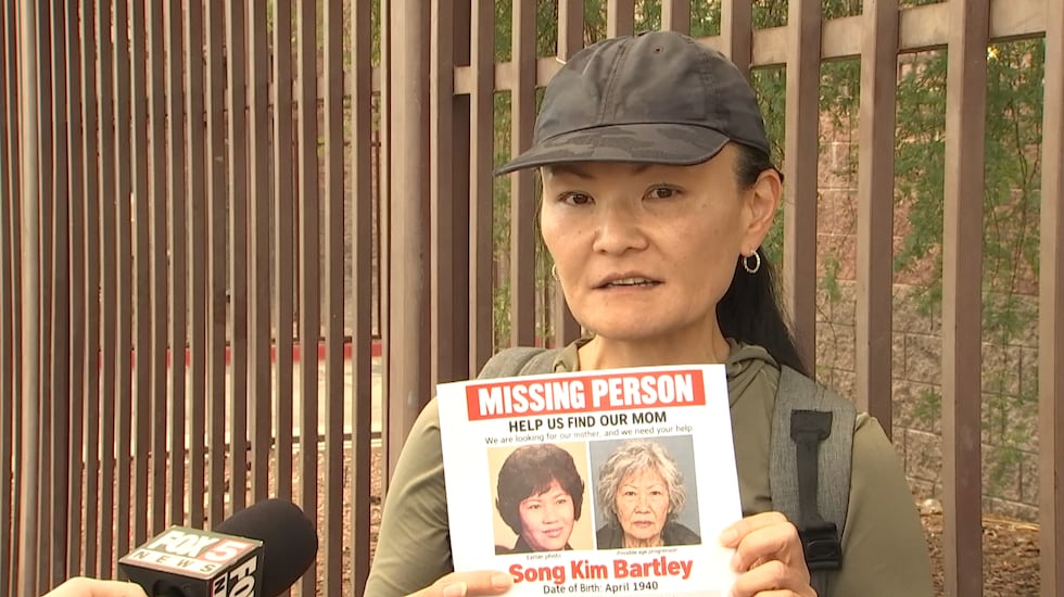 Mujer busca en Las Vegas a su madre desaparecida hace 32 años.