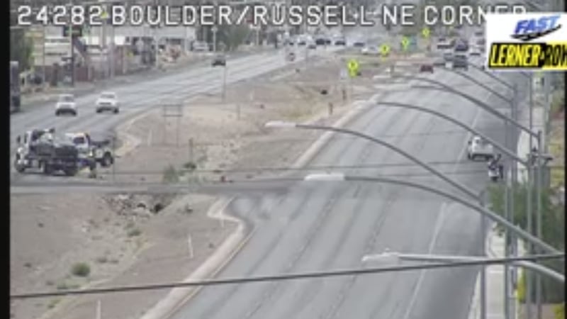 Tres personas fueron trasladadas a hospitales locales con lesiones que no ponen en peligro sus...