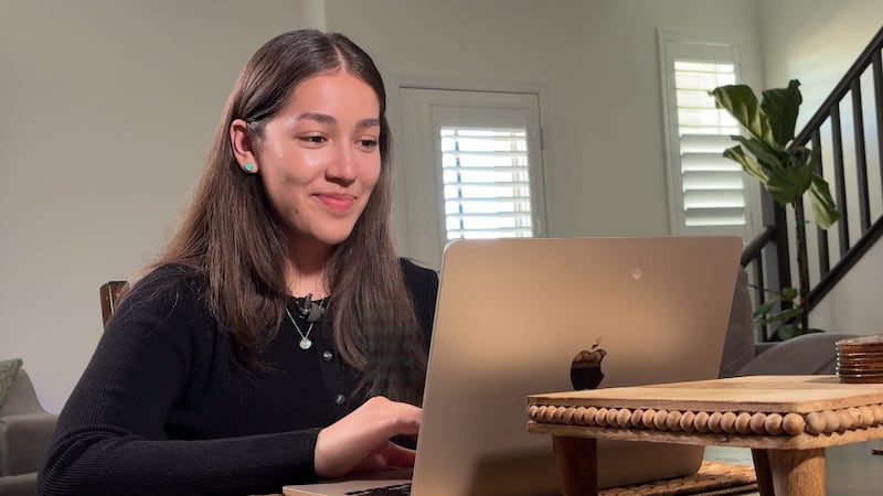 Una joven de 16 años lanza el proyecto "Acting Through Law" tras una disputa contractual con...