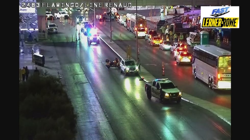 Un peatón resultó gravemente herido en un accidente cerca del Las Vegas Strip la mañana del...