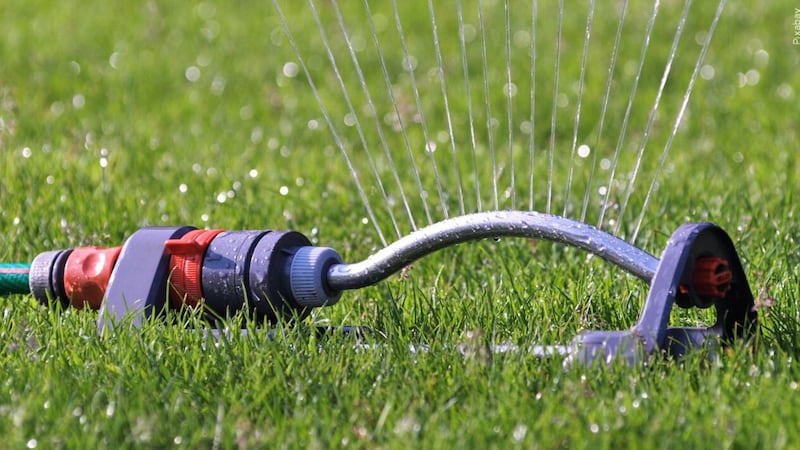 Un grupo de propietarios de viviendas en el valle está demandando al Distrito de Agua del...