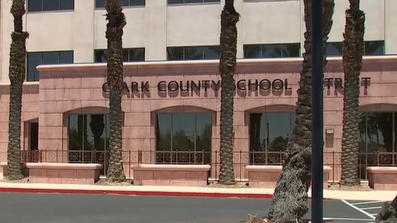 Cientos de escuelas del Distrito Escolar del Condado Clark se enfrentan a inminentes recortes...