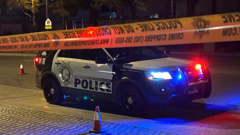 El motociclista salió despedido de la motocicleta y murió en el lugar a causa de sus heridas.