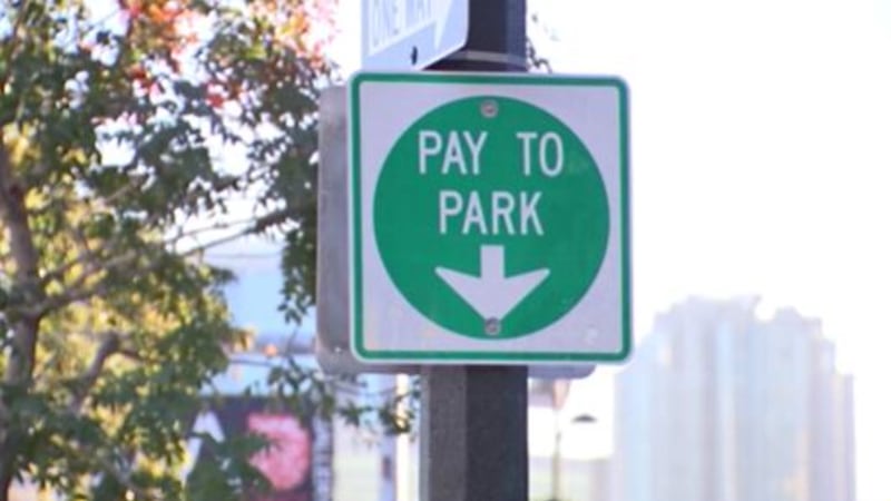 Alrededor de tres docenas de propietarios de negocios y residentes se reunieron el martes por...