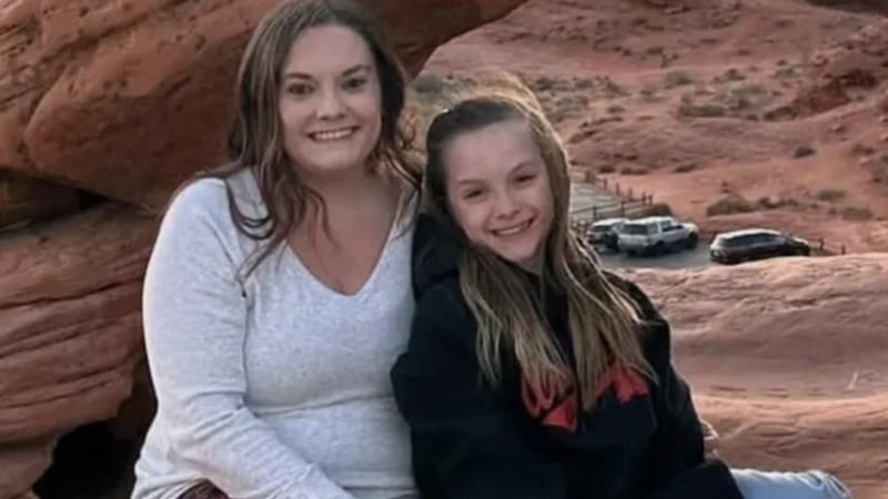 Una madre disparó y mató a su hija de 11 años antes de suicidarse en una habitación de un...