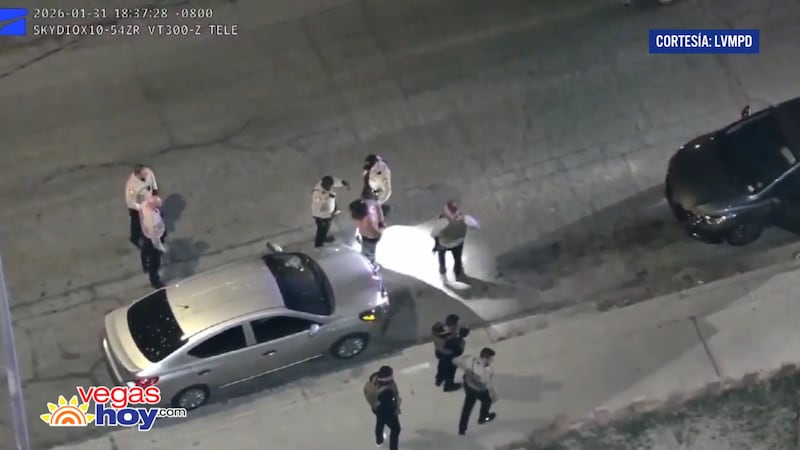 Informan que el 31 de enero, el vehículo sospechoso fue visto en el centro conduciendo...