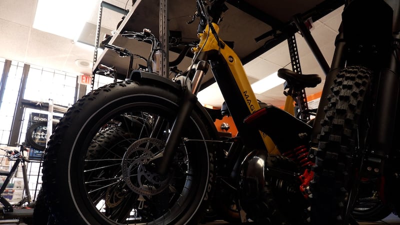 Las actualizaciones incluyen el uso obligatorio de casco para los conductores menores de 18 años.