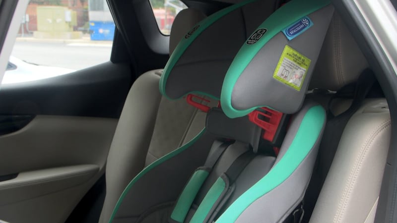 Técnicos certificados a nivel nacional revisaron y repararon asientos instalados...