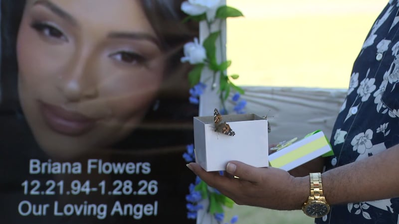 Familiares y amigos se reunieron para recordar a una madre que fue asesinada en el valle el...