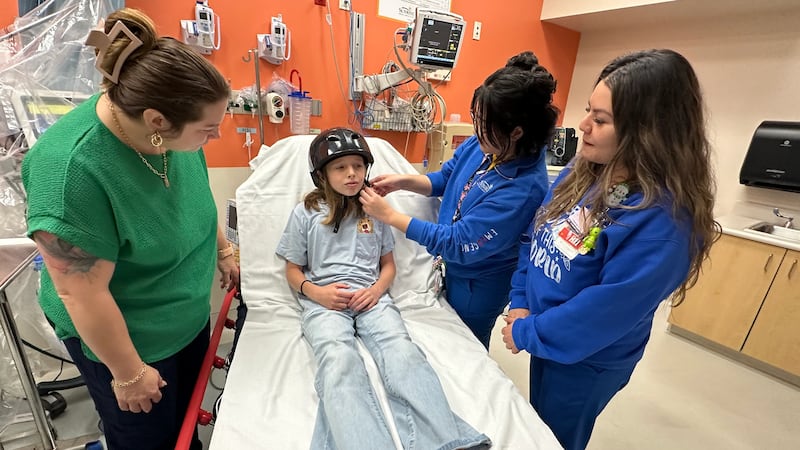 Según un comunicado del hospital, los médicos han atendido casi la mitad del total de lesiones...