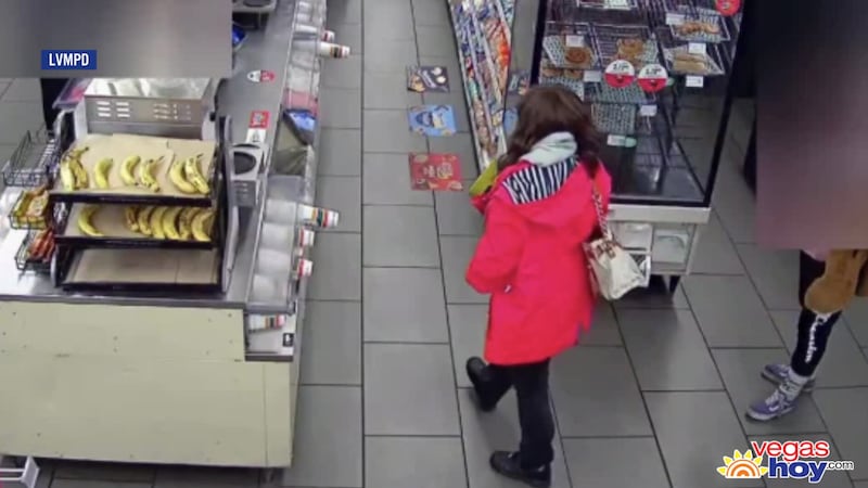 La policía de Las Vegas informa que está buscando a una mujer que podría tener información...