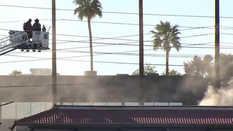 Los operadores de despacho recibieron múltiples reportes sobre el incendio de un edificio...