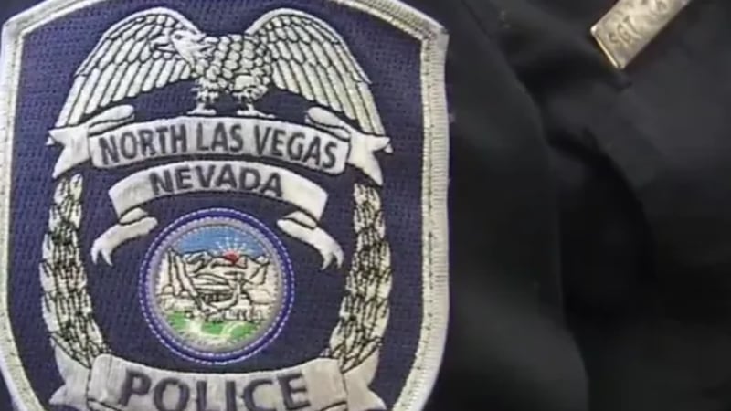 Dos personas murieron y otras dos resultaron heridas en un accidente en North Las Vegas,...