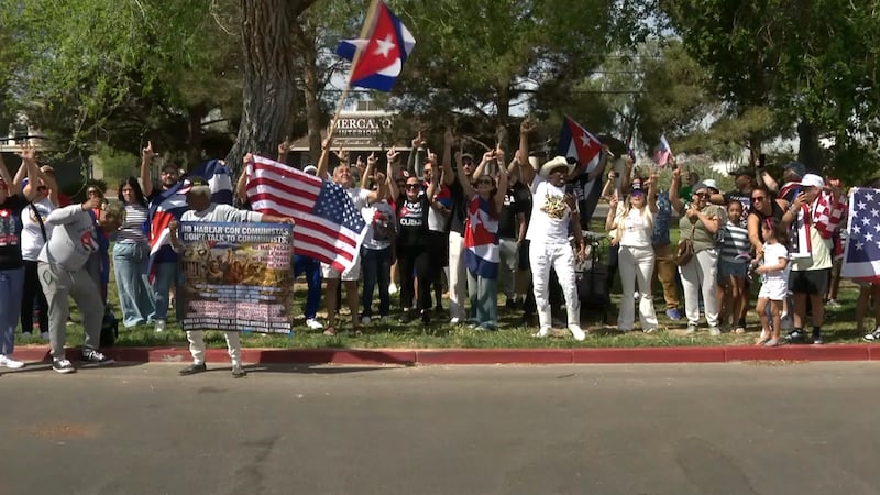 Manifestantes se congregaron en Sunset Park instando a la administración Trump a abordar el...