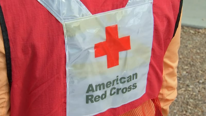 Un voluntario de la Cruz Roja Americana del sur de Nevada ha sido desplegado a Hawái para...