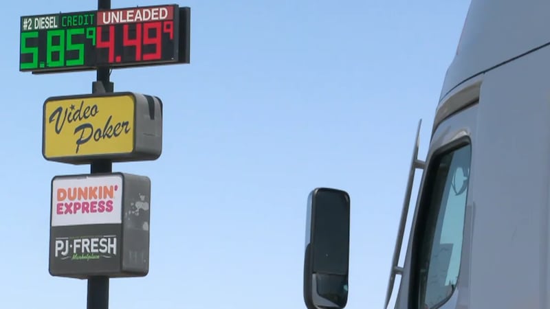 El precio promedio del diésel en Las Vegas es ahora de $5.76 por galón, según la AAA. Hace un...