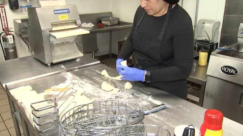 Mientras Las Vegas se prepara para albergar otro Super Bowl, los propietarios de negocios...