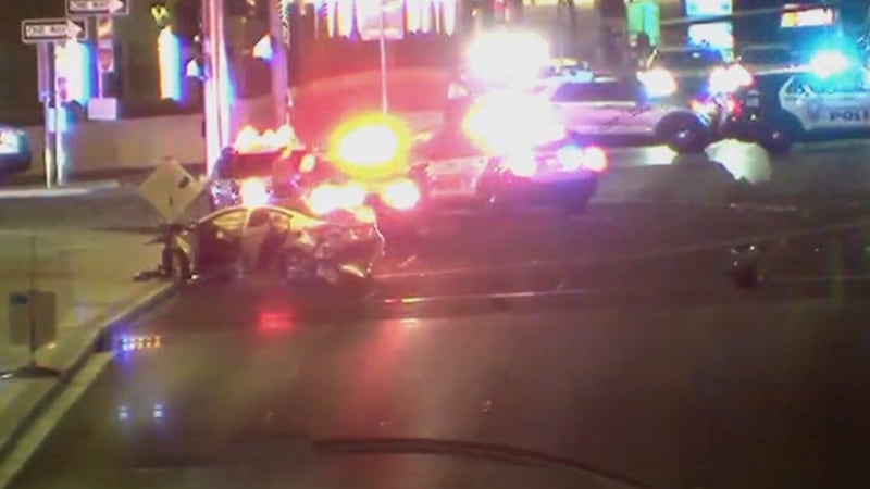Agentes de la Policía Metropolitana de Las Vegas están investigando un accidente ocurrido la...