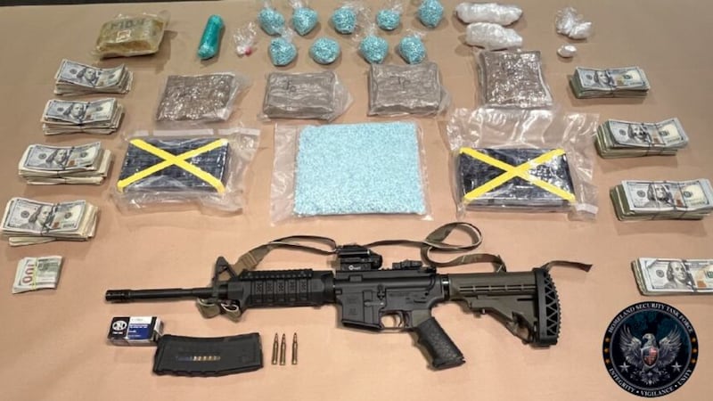 Dos hombres han sido arrestados tras una incautación masiva de drogas realizada por agentes...