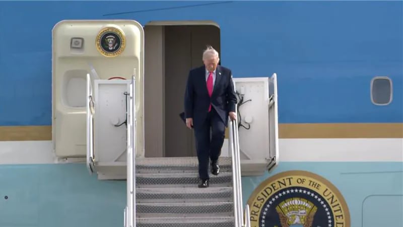 El presidente Donald Trump ha aterrizado en Las Vegas por primera vez desde hace apenas unos...