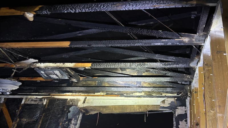 Una persona resultó herida en el incendio de un apartamento en el este del valle a primera...