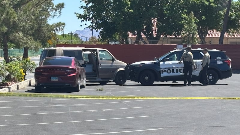 Un agente de la Policía Metropolitana de Las Vegas y un paramédico fueron atropellados el...