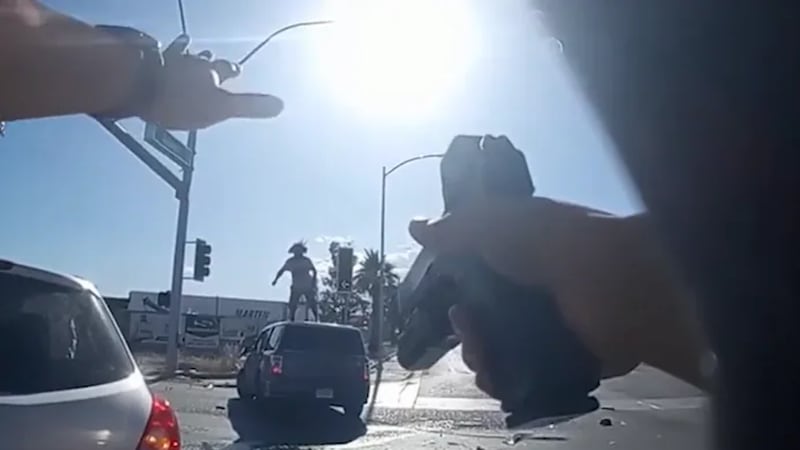 La policía de North Las Vegas compartió fotos y videos de su primer tiroteo policial mortal de...