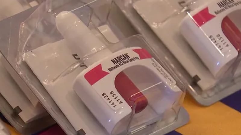 El puesto temporal tenía listas para su entrega más de dos mil dosis de Narcan.