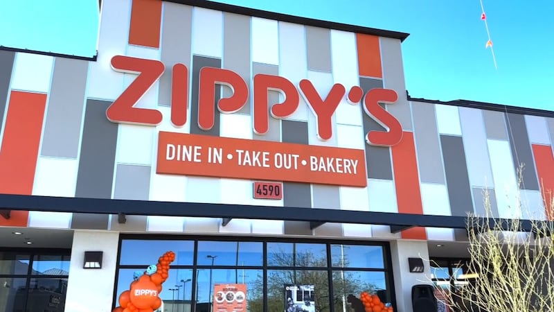 La empresa informó que su restaurante de Hualapai Way atenderá a sus últimos clientes el 28 de...