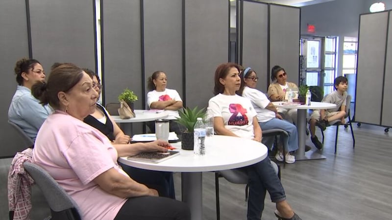 Grupo Mujeres ofrece terapia y apoyo gratuito para mujeres inmigrantes en el Centro de...