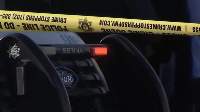 La policía de Las Vegas investigaba el miércoles por la tarde un apuñalamiento reportado cerca...