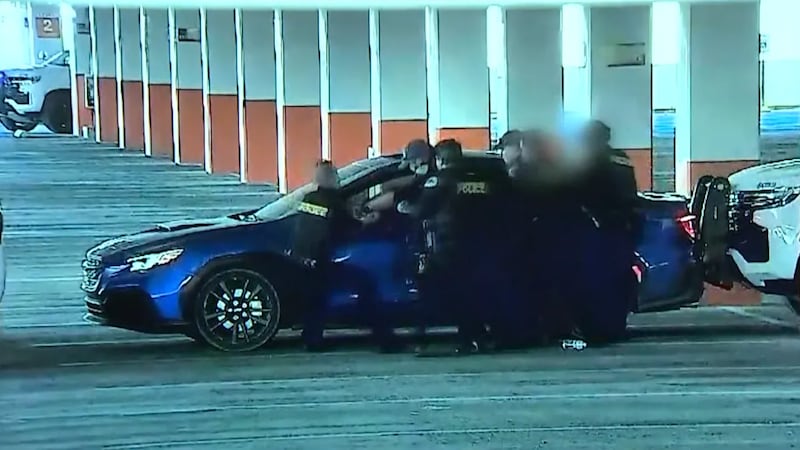 Allison Howlett fue arrestada el 27 de junio de 2026 en el estacionamiento del casino Sunset...