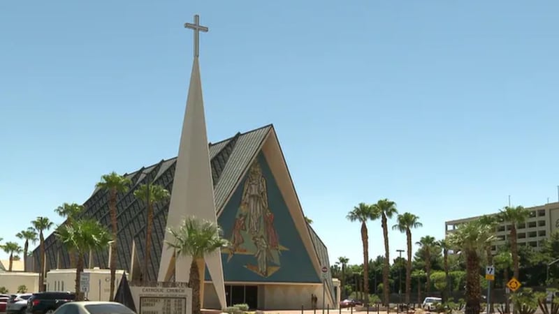 La Arquidiócesis de Las Vegas espera tener 24 jóvenes estudiando para el sacerdocio, un...
