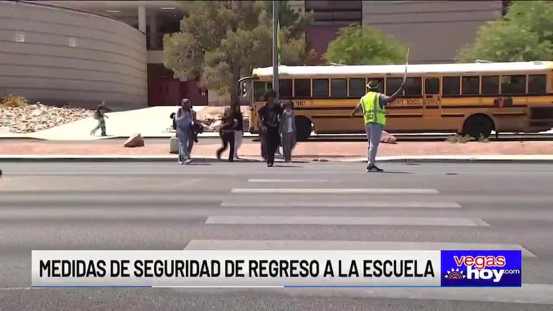 las autoridades informan que también están añadiendo guardias de cruce en todas las escuelas...