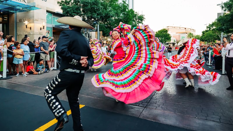 Downtown Summerlin llevará a cabo su segundo desfile anual de la Herencia Latina el miércoles...