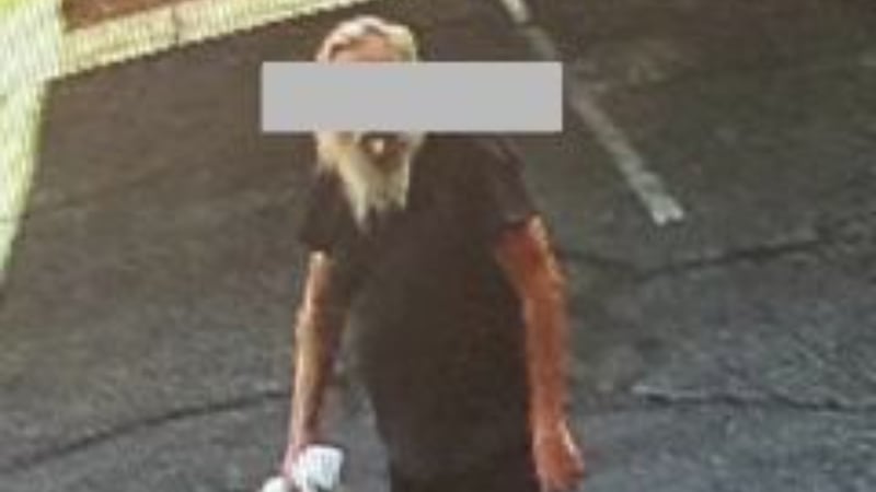 David Lawrence Smith Jr. fue detenido tras dañar más de una docena de carteles políticos.