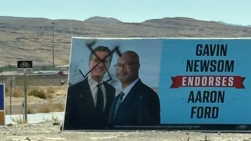 David Lawrence Smith es encarcelado bajo una orden de captura tras dañar letreros de campañas...