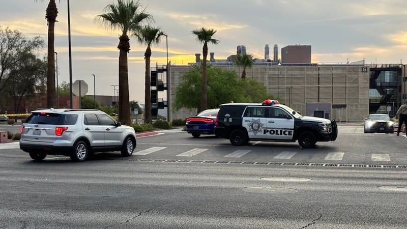 Una mujer ha sido hospitalizada tras recibir un disparo de la policía en el campus de West...