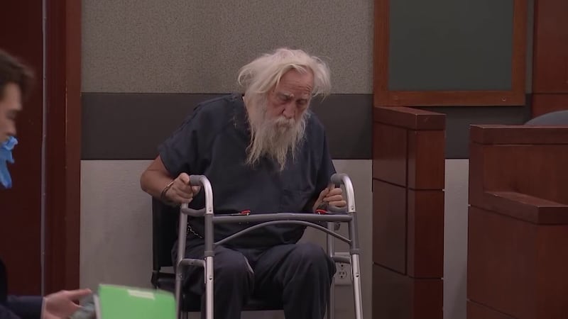 David Smith acordó declararse inocente sin refutar cargos (no contest) por daños a la propiedad.