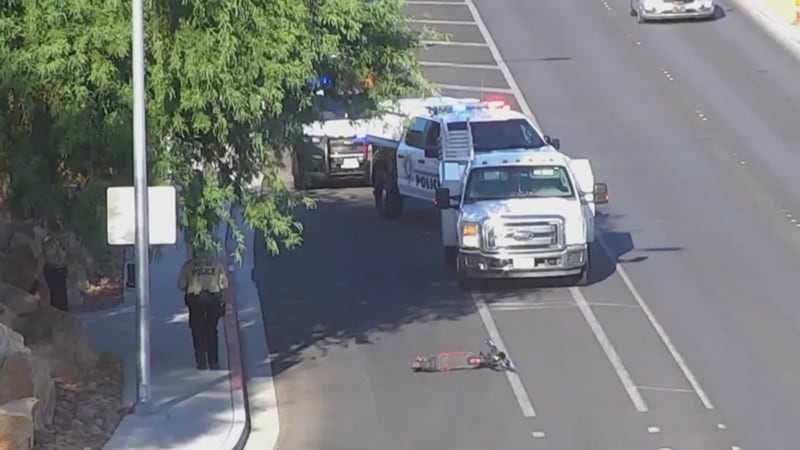 La policía investiga una colisión cerca de Elkhorn Road y Buffalo Drive que envió a un...