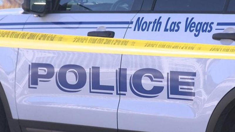 Los agentes acudieron a Nestled Oak Avenue, cerca de Tropical y Decatur; los detectives...