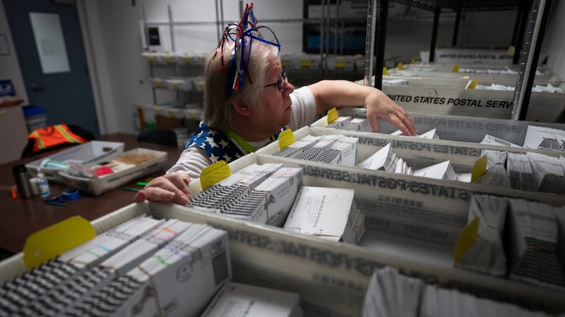 Más de 37 mil votantes emitieron su voto en los primeros tres días de votación anticipada en...