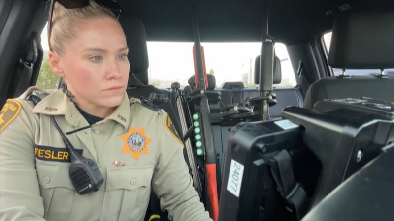 Una vez que un recluta se gradúa y se une oficialmente al departamento de la Policía...