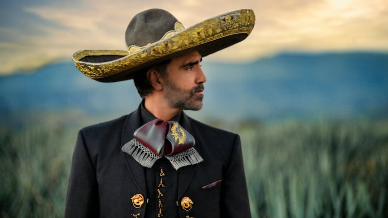 El artista mexicano icónico Alejandro Fernández anunció una extensión a su gira “De Rey a Rey”...