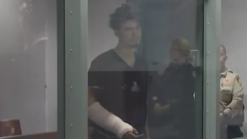 José Gutiérrez, el conductor de 19 años acusado de causar un choque mortal de 12 vehículos el...